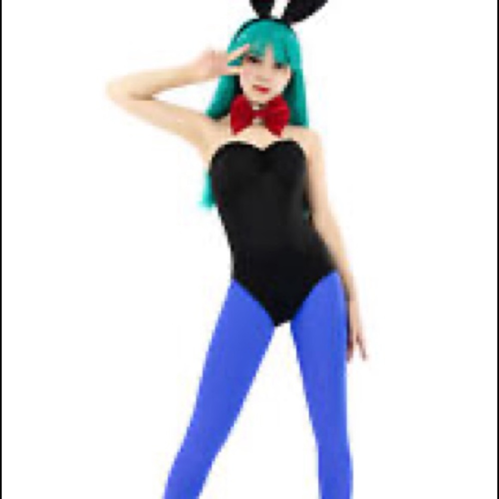 Bulma bunny cosplay